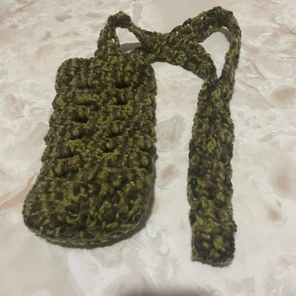 Handmade Water Bottle Carrier. Cross body for extra convenience while walking. - Picture 6 of 10
